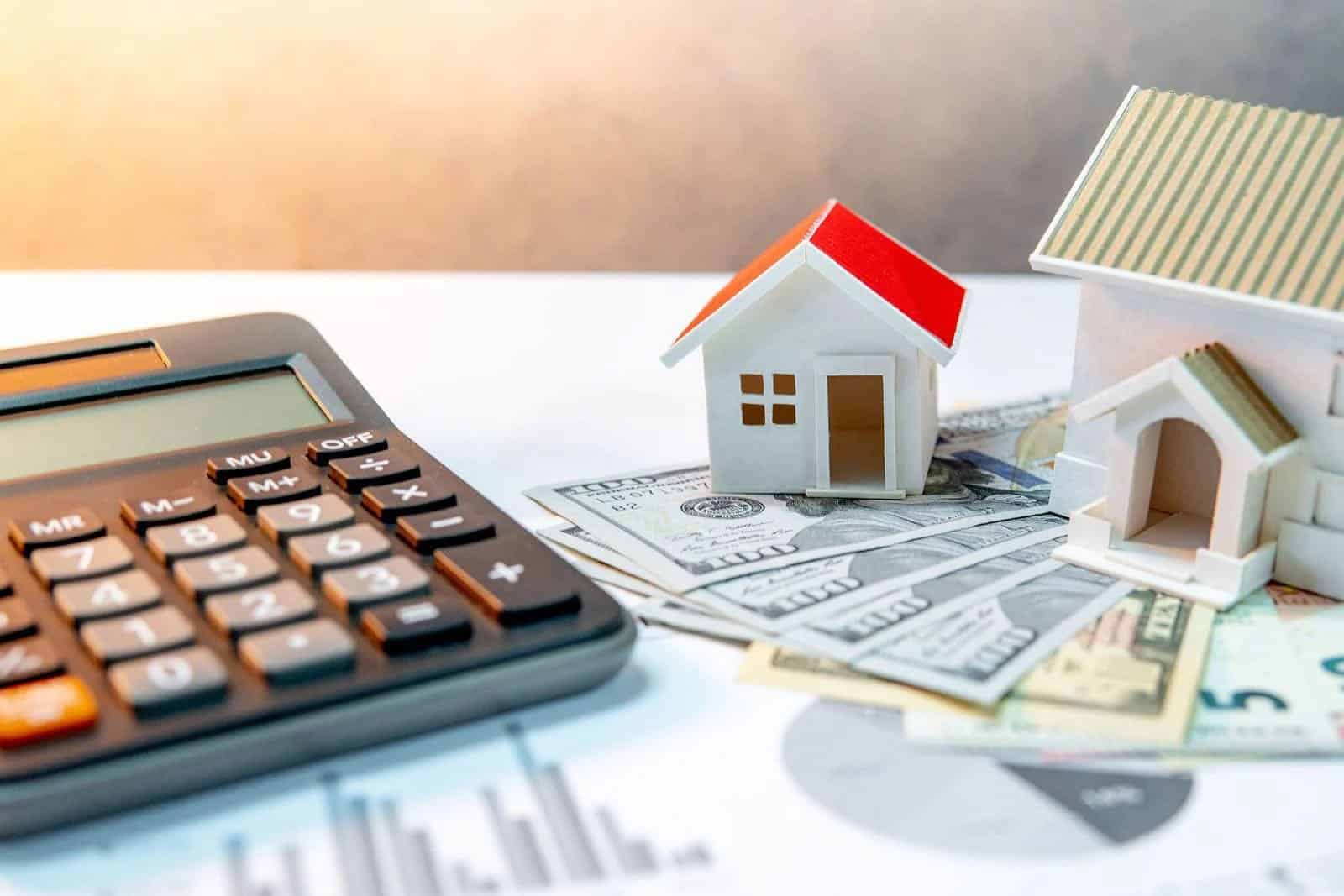 Lãi suất huy động và lãi suất cho vay mới của các ngân hàng thương mại đã giảm khoảng hơn 2%năm so với cuối năm 2022.