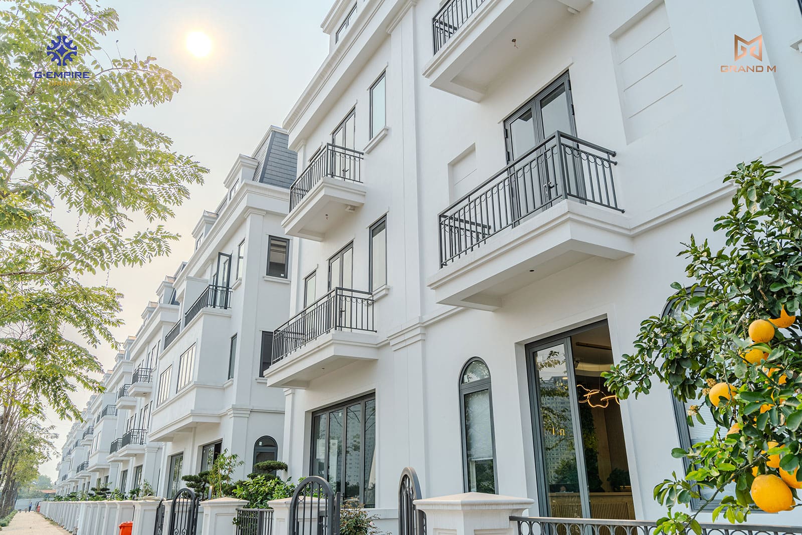 Hình ảnh thực tế dự án biệt thự Solasta Mansion Dương Nội vào tháng 4 năm 2024.