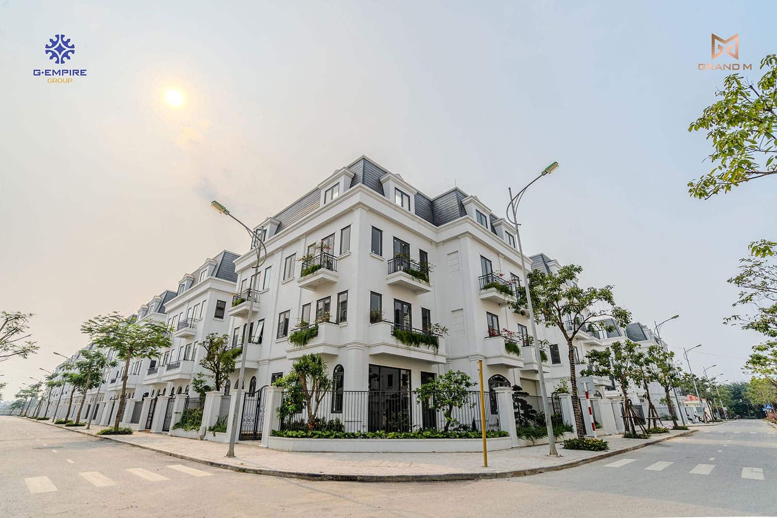 Hình ảnh thực tế dự án biệt thự Solasta Mansion Dương Nội vào tháng 4 năm 2024.