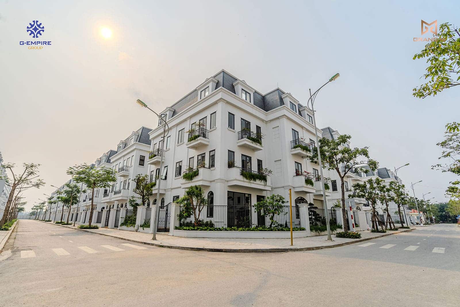 Hình ảnh thực tế dự án biệt thự Solasta Mansion Dương Nội vào tháng 4 năm 2024.